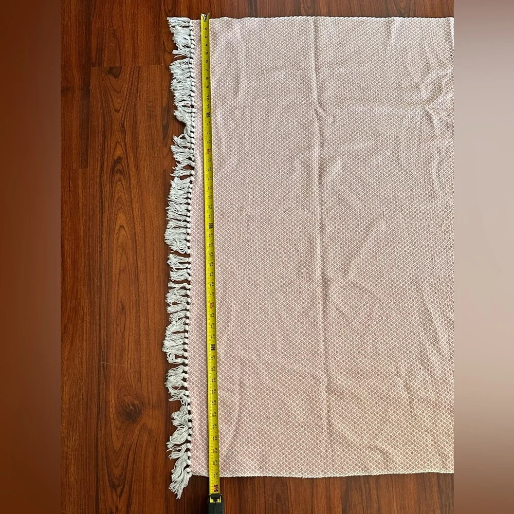 Pink Cotton Woven Design Fringe Area Rug 4x5 Indoor/Outdoor Rugs, Picnic - Picture 4 of 6